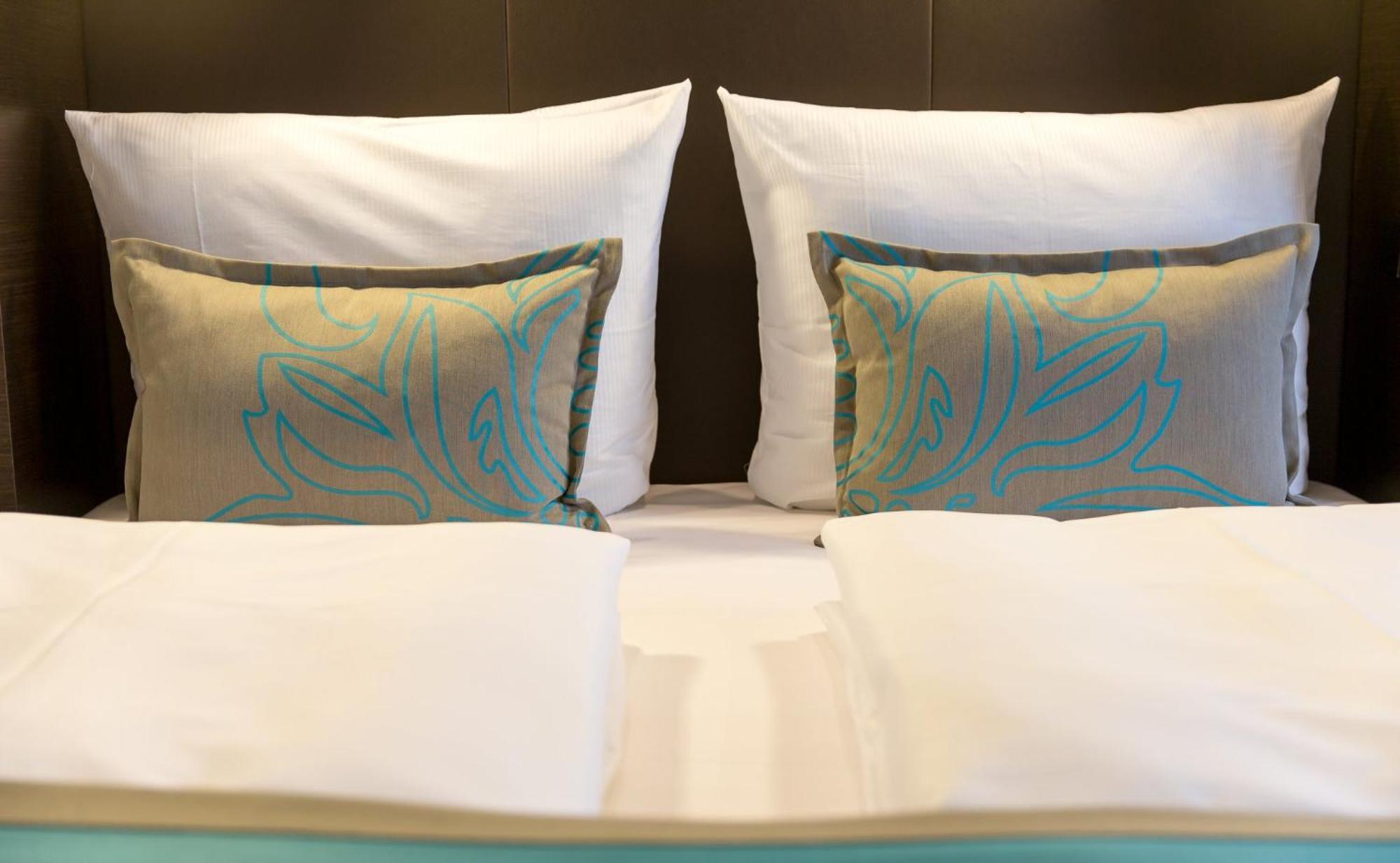Motel One Frankfurt Messe Франкфурт-на-Майні Екстер'єр фото