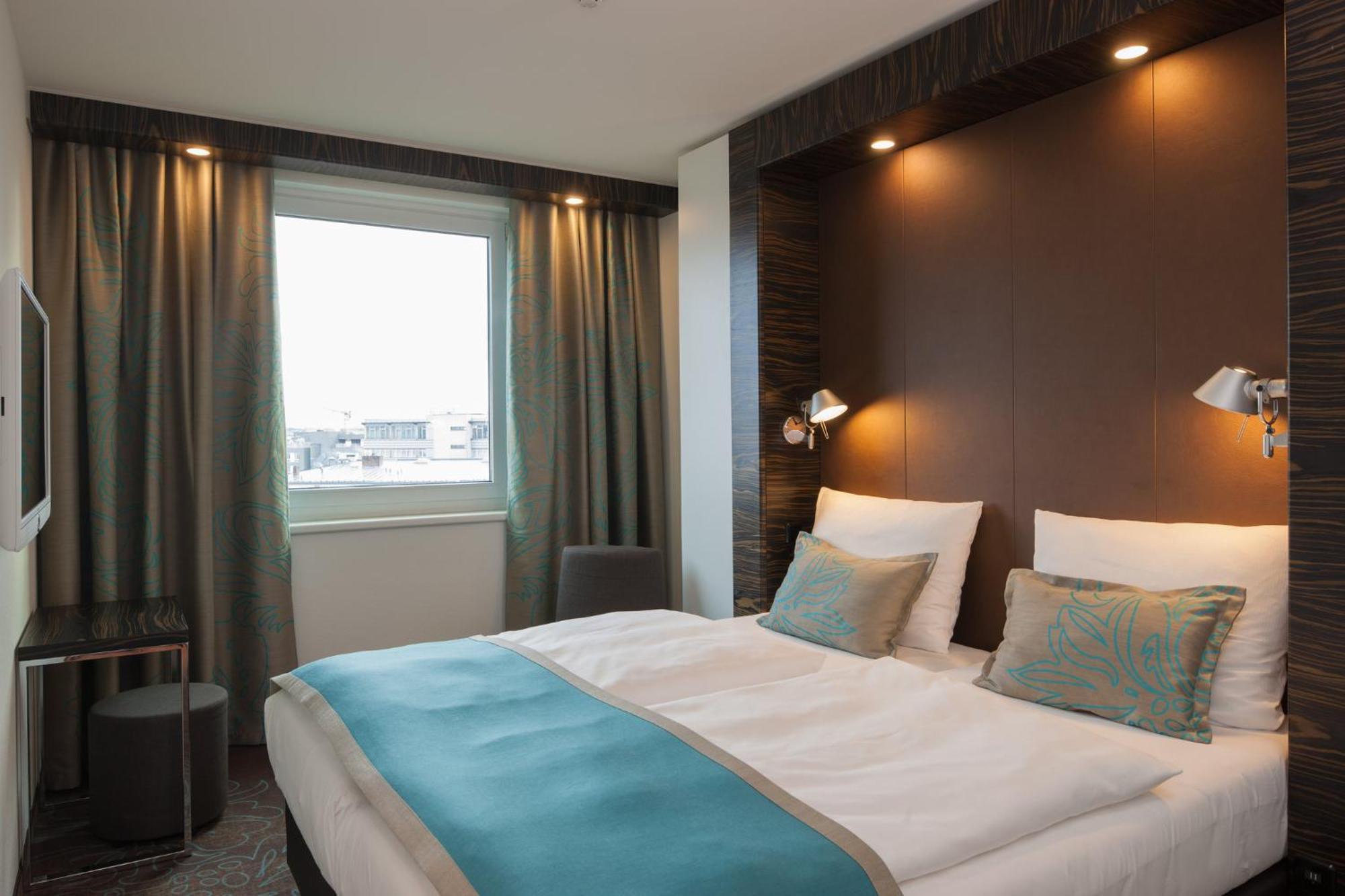 Motel One Frankfurt Messe Франкфурт-на-Майні Екстер'єр фото