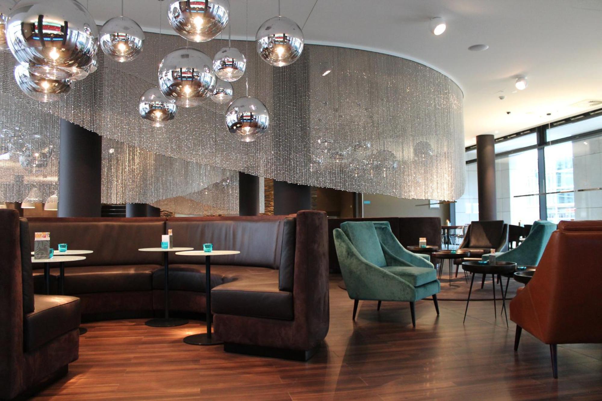 Motel One Frankfurt Messe Франкфурт-на-Майні Екстер'єр фото