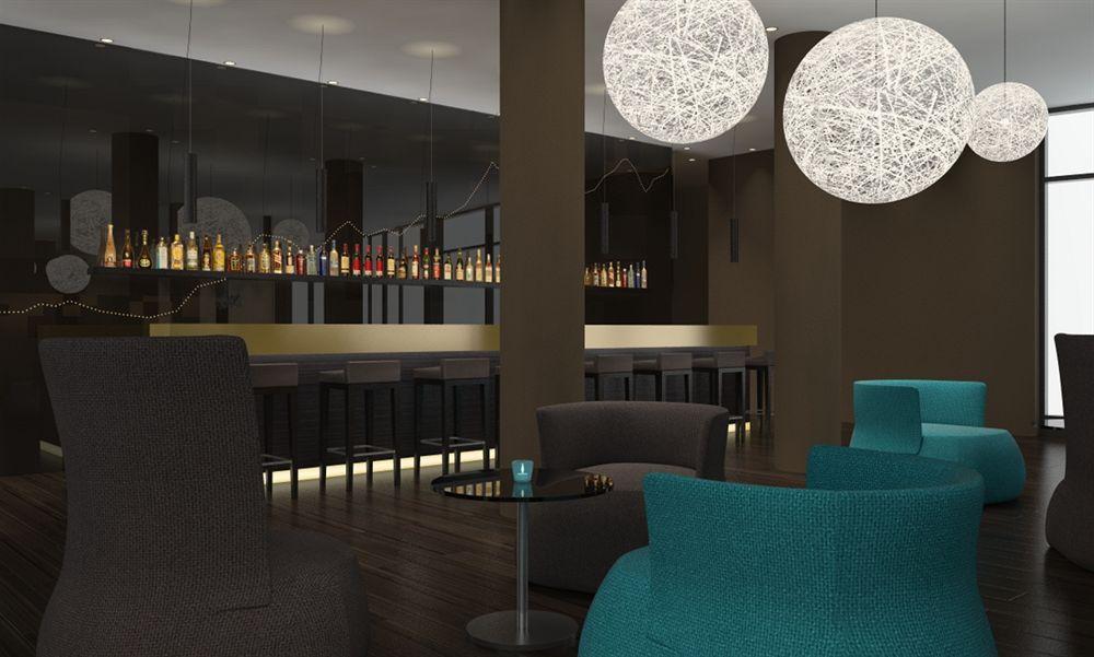 Motel One Frankfurt Messe Франкфурт-на-Майні Екстер'єр фото